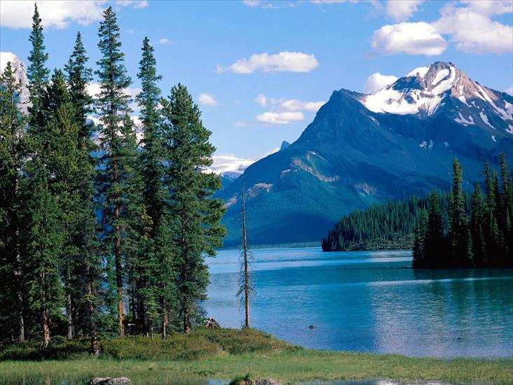 Canada - Wallpapers - Maligne Lake, Jasper National Park, Alberta, Canada.jpg