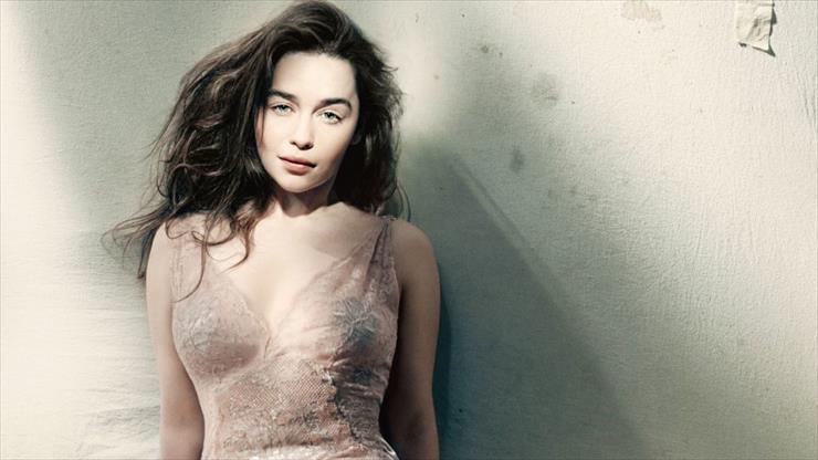 Emilia Clarke - hot-Emilia-Clarke-hd-wallpapers-1024x576.jpg